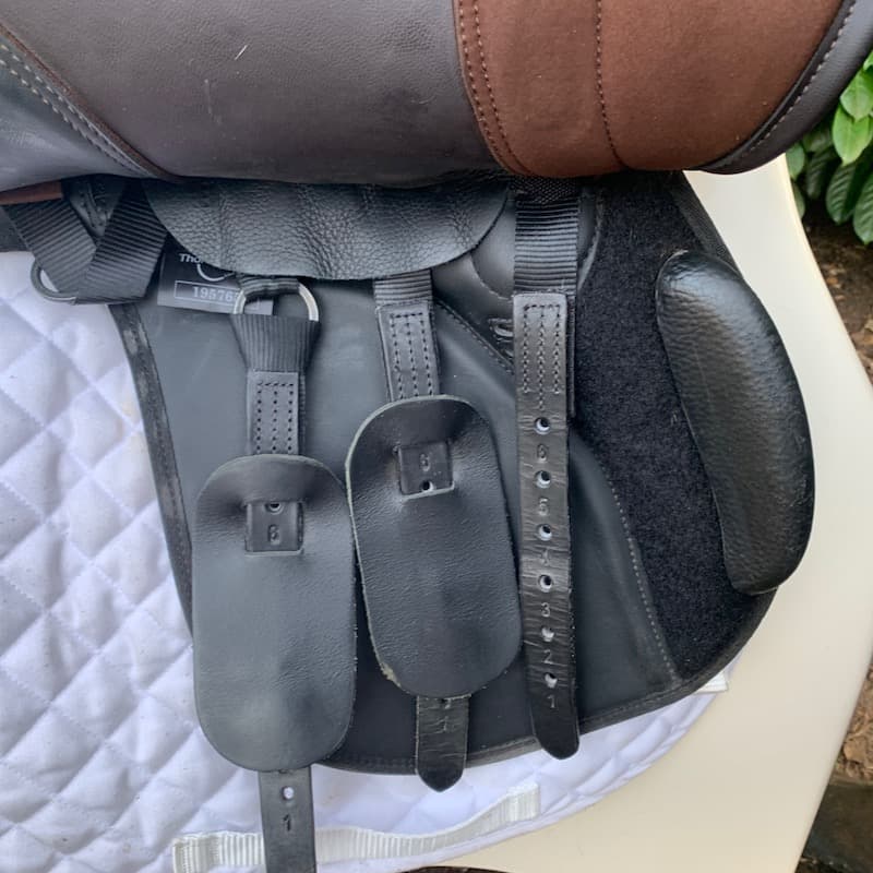 GP: Thorowgood T4 16.5” Pony Club GP (S3565)
