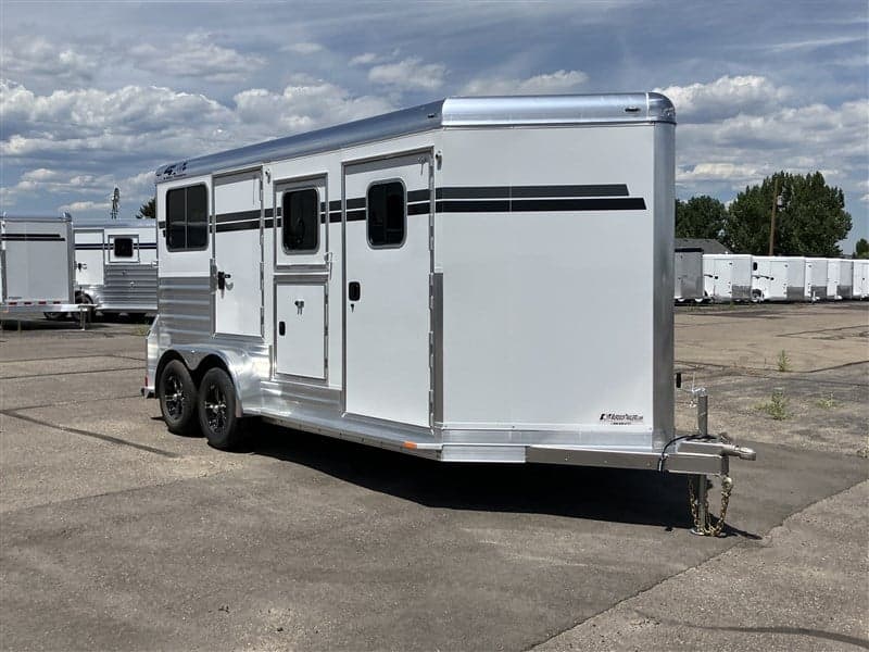 2026 4 Star 15' Deluxe Straight Load w/Warmblood Height