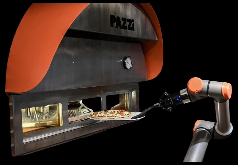 Pazzi, le nouveau robot pizzaiolo qui tente de faire ses preuves en ...