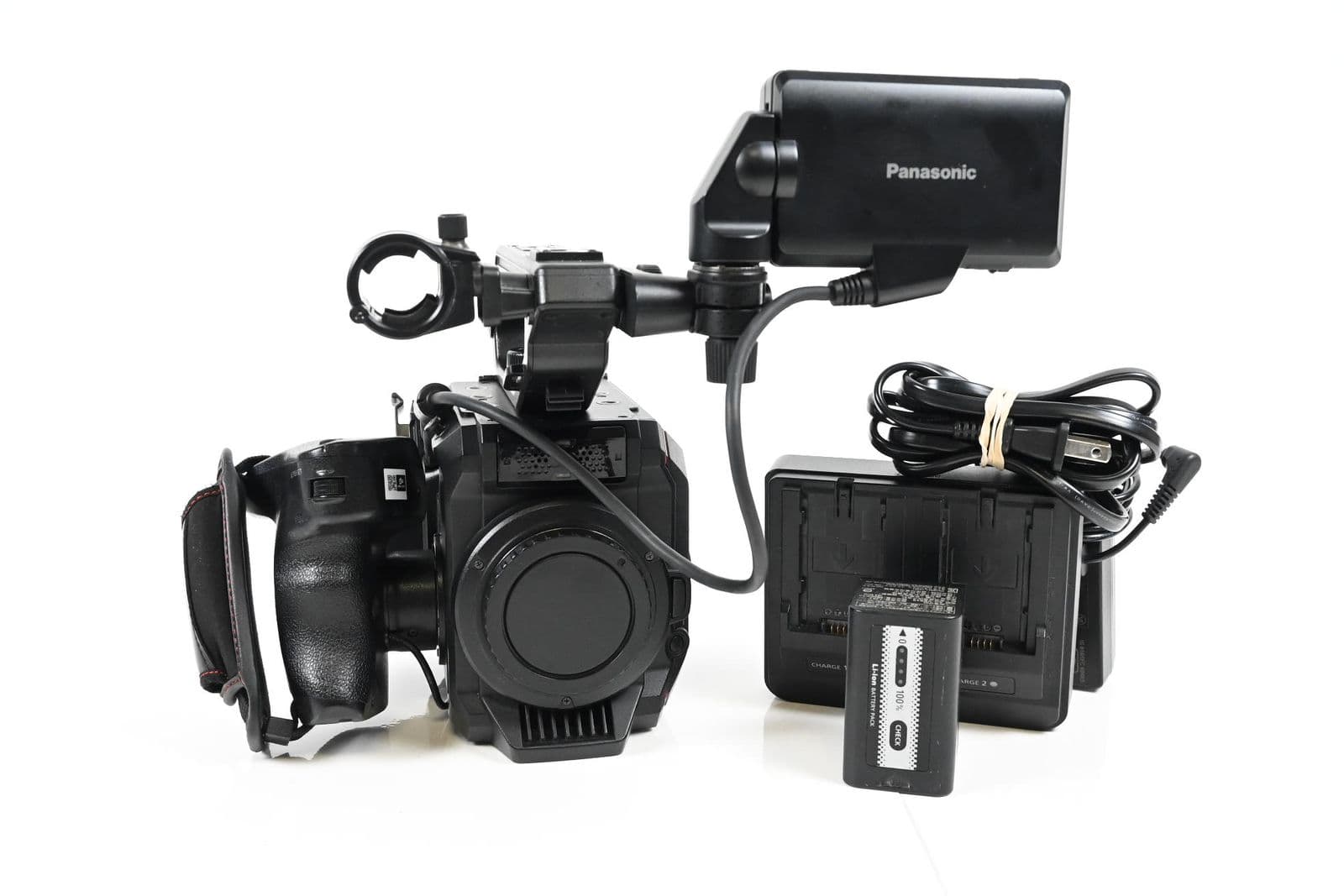 Panasonic AU-EVA1 5.7K Super 35 Handheld Cinema Ca... | GearFocus
