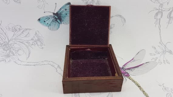 Antique wooden sewing or trinket box, velvet lined tr… - Gem