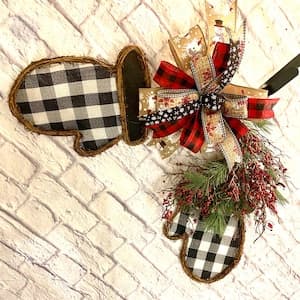 Buffalo Check Winter Snow Mittens Door Hanger, Buffalo Check Winter ...