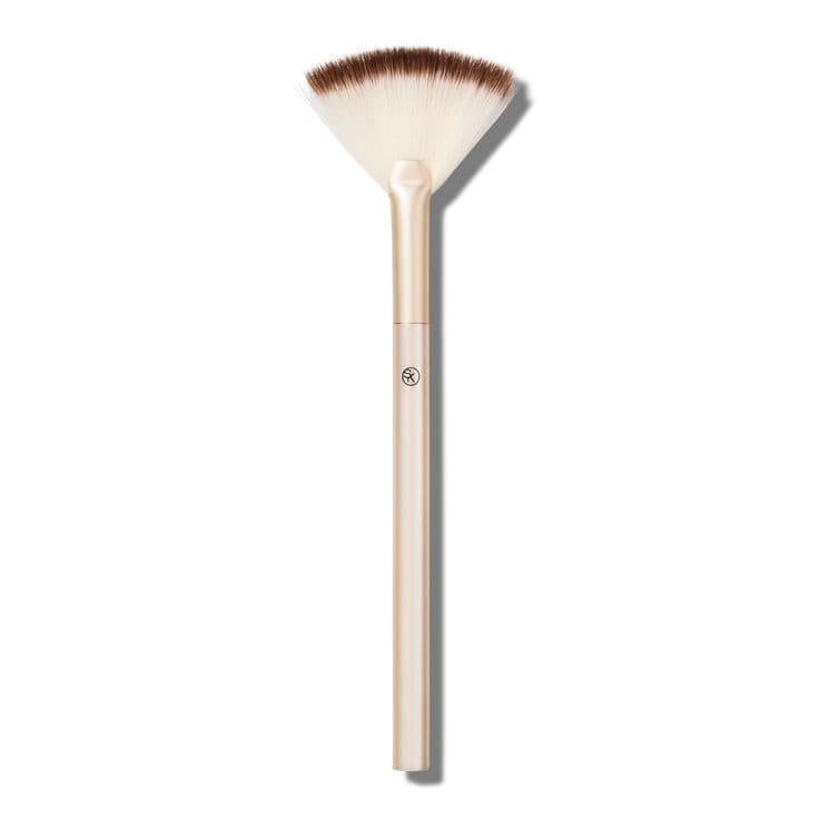 Sonia Kashuk™ Essential Highlighting Fan Brush No. 176 | Fan brush ...