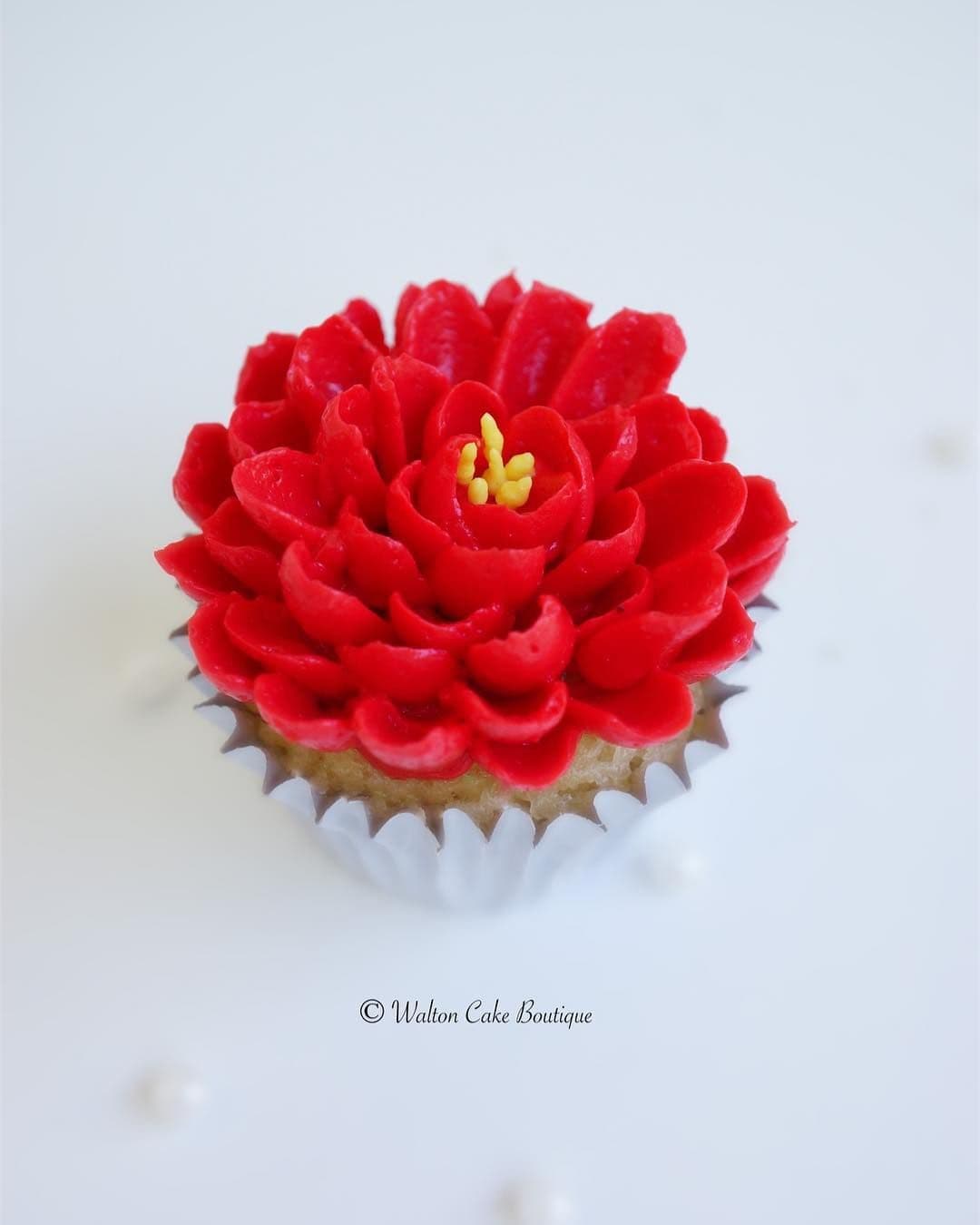 Katherine Walton on Instagram: “Another flower 🌹😍 piped with Ateco tip ...