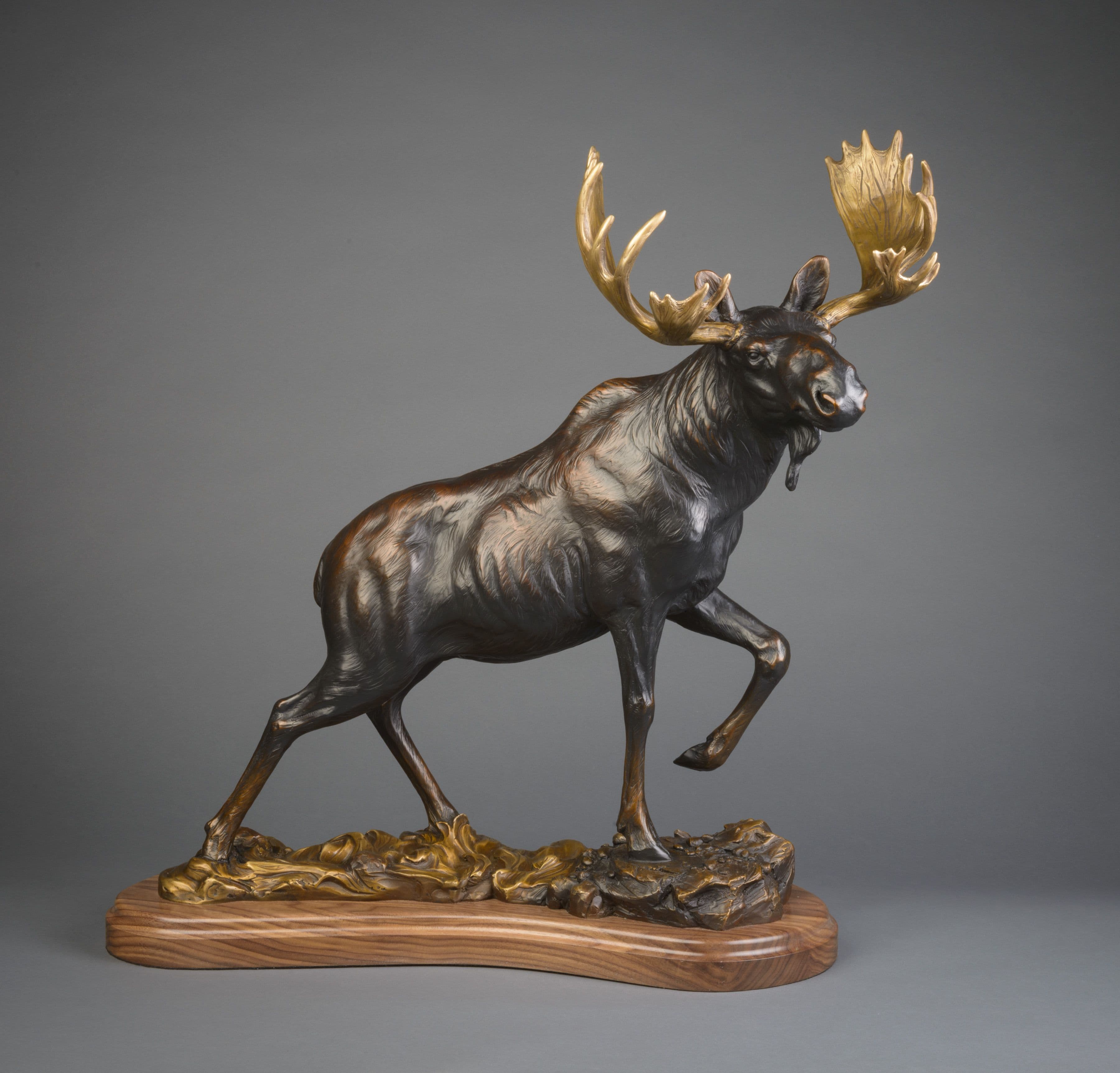 Moose bronze "Crossing over" | Animal statues, Animal sculptures ...