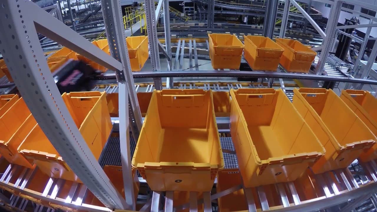 AS/RS One Level Shuttle (OLS) System | Honeywell Intelligrated - YouTube