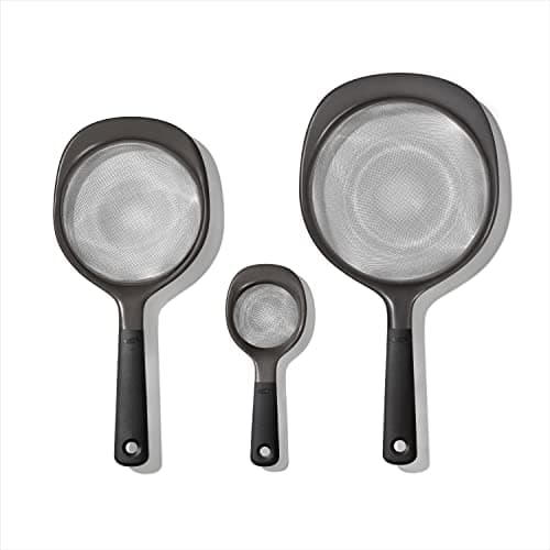 Juego de coladores de malla fina de acero inoxidable OXO Good Grips de 3 piezas