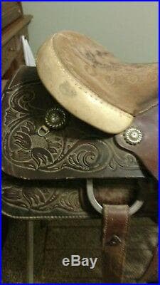 15 Circle Y All Around Roping Saddle | Western SaddlesWestern Saddles