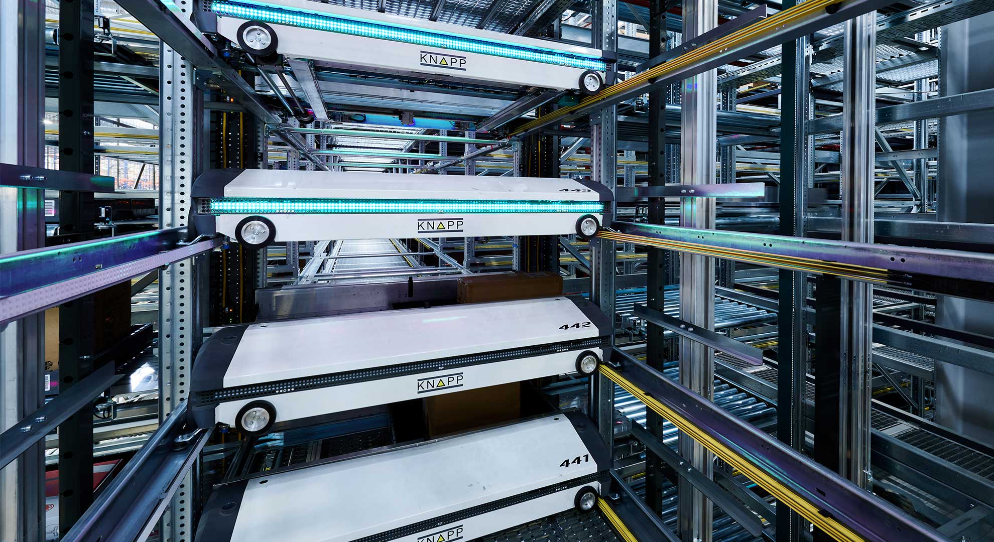 Shuttle Storage System for Efficient Order Fulfillment I KNAPP