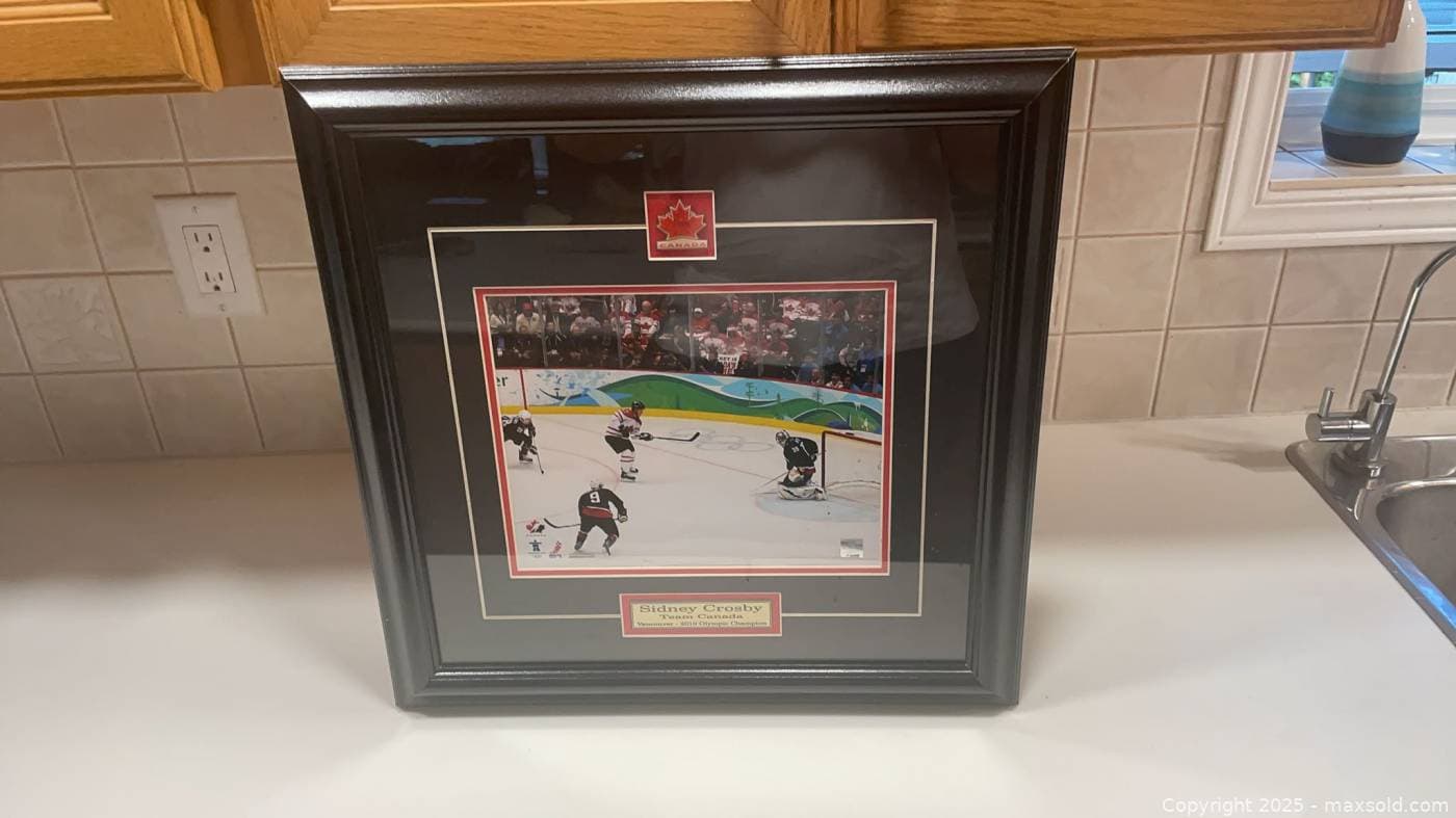 Sidney Crosby 2010 Olympic framed photo | Maxsold