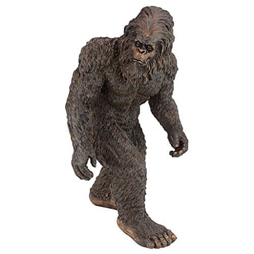 Estatua Bigfoot, el yeti de jardín de Design Toscano