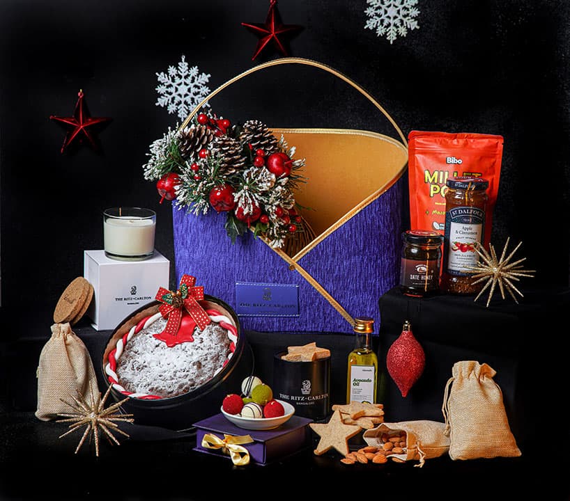 Enchanting Christmas Delights - Personalize Your Festive Gift Hampers ...